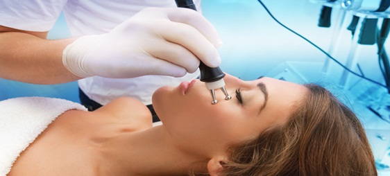 פילינג לייזר לטיפול בצלקות אקנה